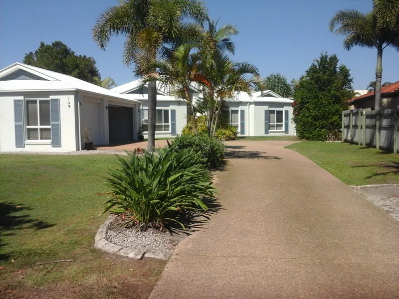 CANAL HOME WITH INGROUND POOL