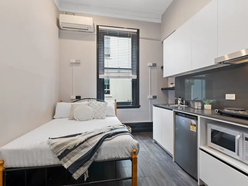 Fully furnished stylish apartment just minutes Located in the heart of  Glebe 