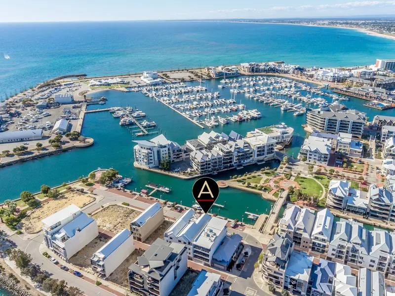 TOP OF THE WORLD IN MANDURAH MARINA