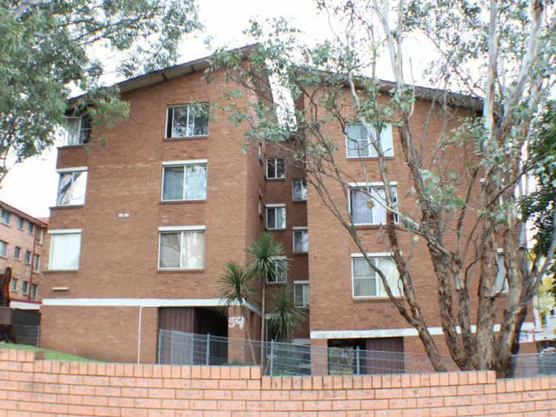 Spacious 2 bedroom unit!
