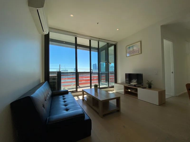 High-Level City view Furnished 2 bedrooms apartment with Carpark