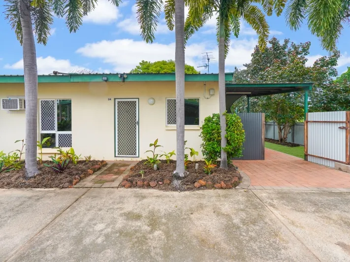 Solid low-maintenance villa offers excellent entry-level value - Motivated Vendor!