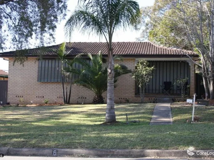 Family Home in South Penrith!