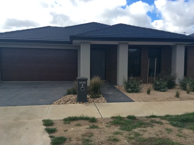 Modern Living Family Home - Merrifield Estate