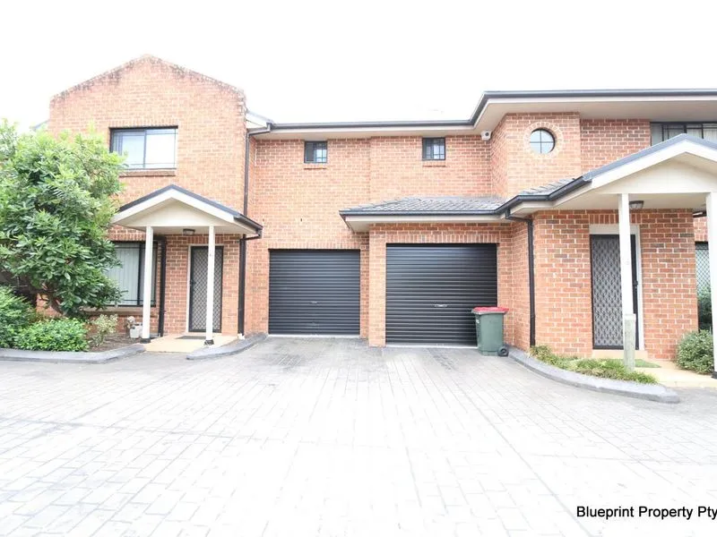 FULL BRICK TOWNHOUSE IN CRACKER LOCATION!