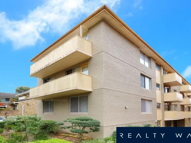 A stone throw to Hurstville Shopping Centre