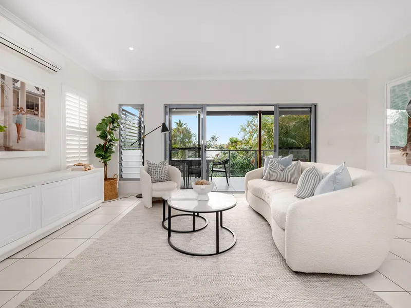 Freehold at its finest – Space & CBD views, steps from dining