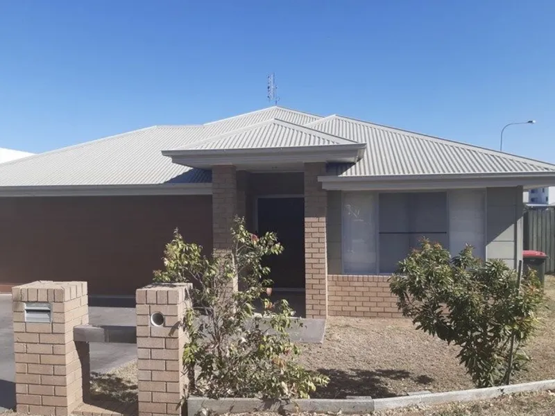 LOW MAINTENANCE HOME IN BUSHLARK GROVE ESTATE!