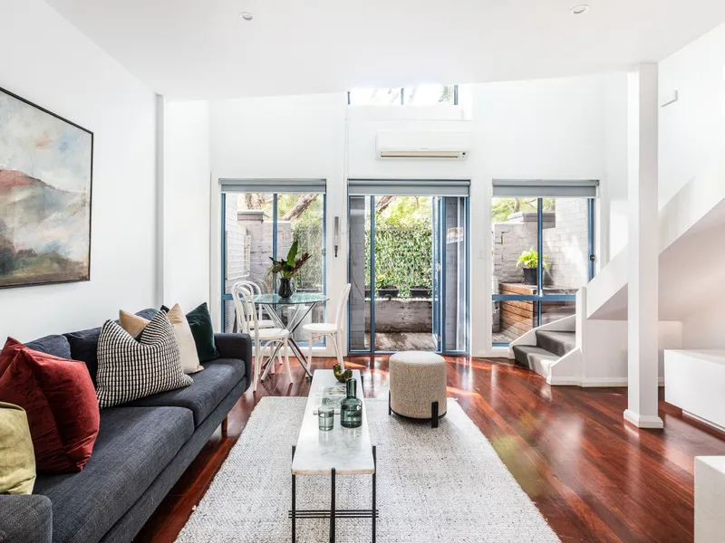Modern house-like apartment, secure parking