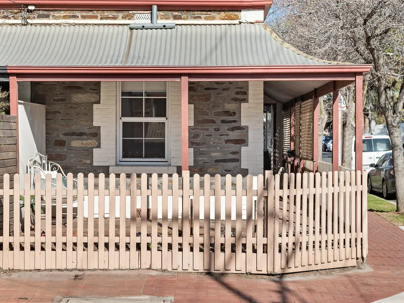 A Quintessential Bluestone Cottage Wrapped in Brompton Charm
