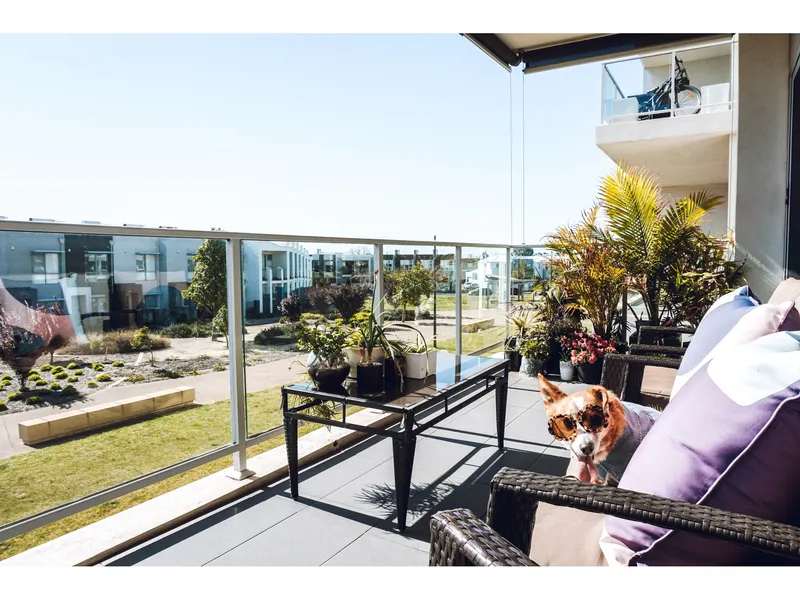 STYLISH and SPACIOUS living in booming BROMPTON