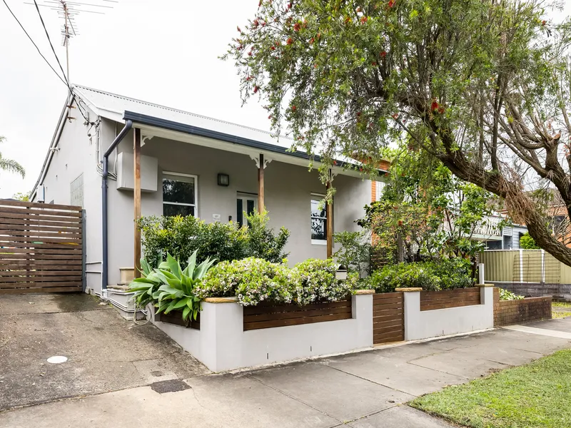 Freestanding period home in vibrant pocket