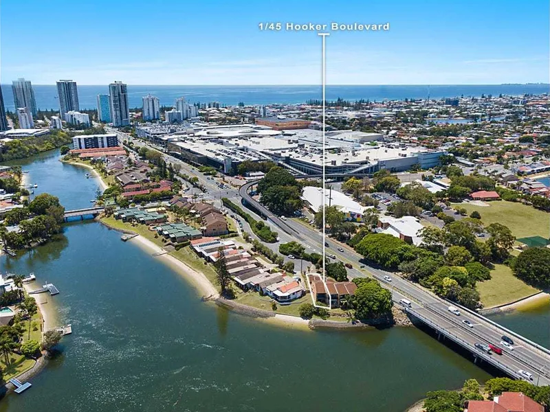 Waterfront Townhouse - minutes from Pacific Fair