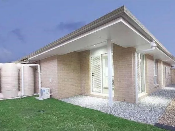 Spacious Duplex with Private Courtyard