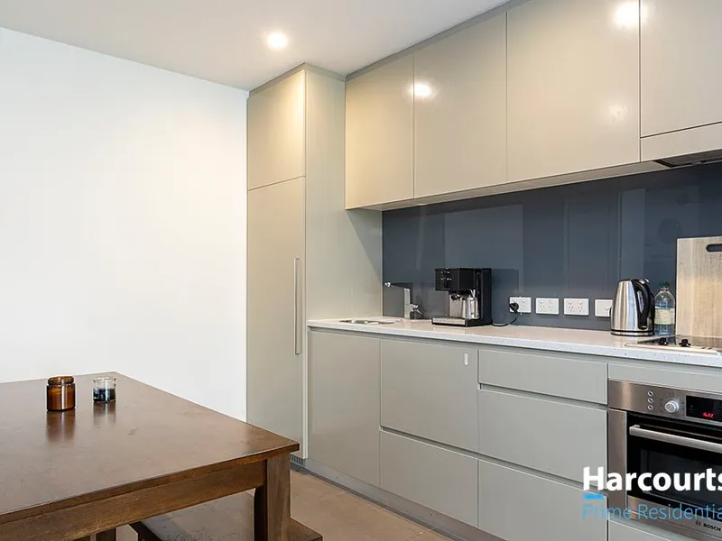 Fully furnished studio apartment in the heart of Canberra's
