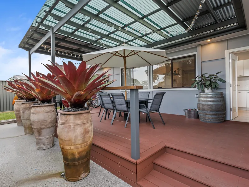 Golfers North East Corner Haven With Income.