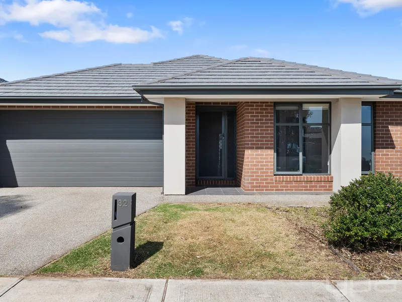 FOUR BEDROOM HOUSE + STUDY