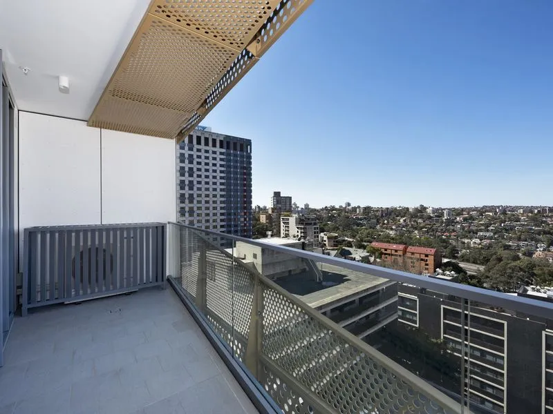 Luxury One Bedroom Apartment With Parking