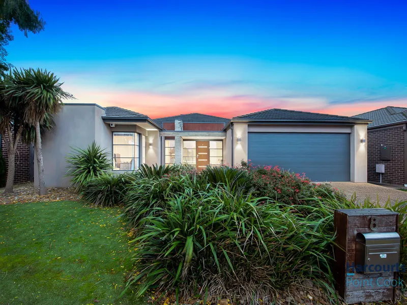 East facing Custom home in the heart of the Alamanda Estate !!