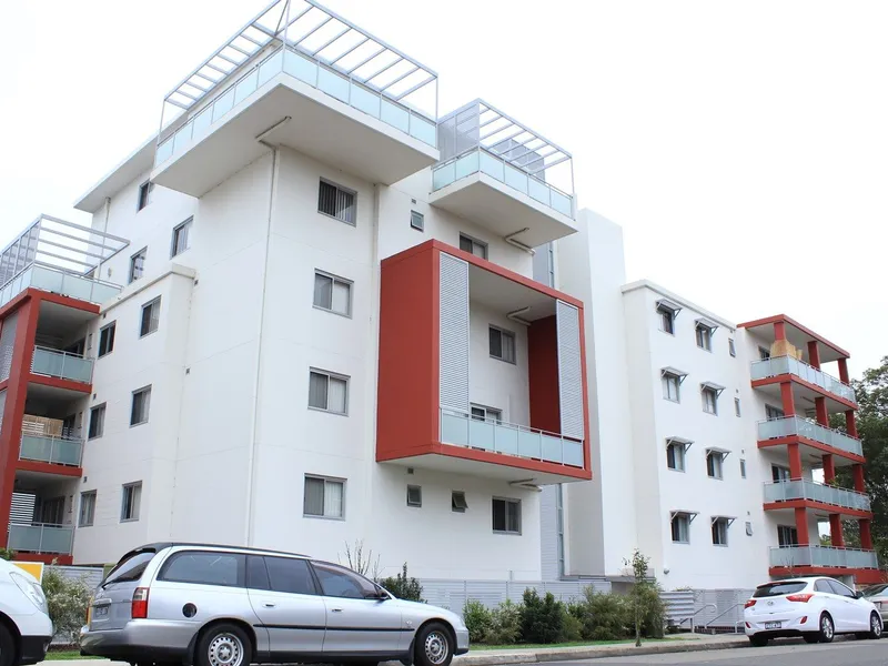 Modern split levels two bedroom apartment