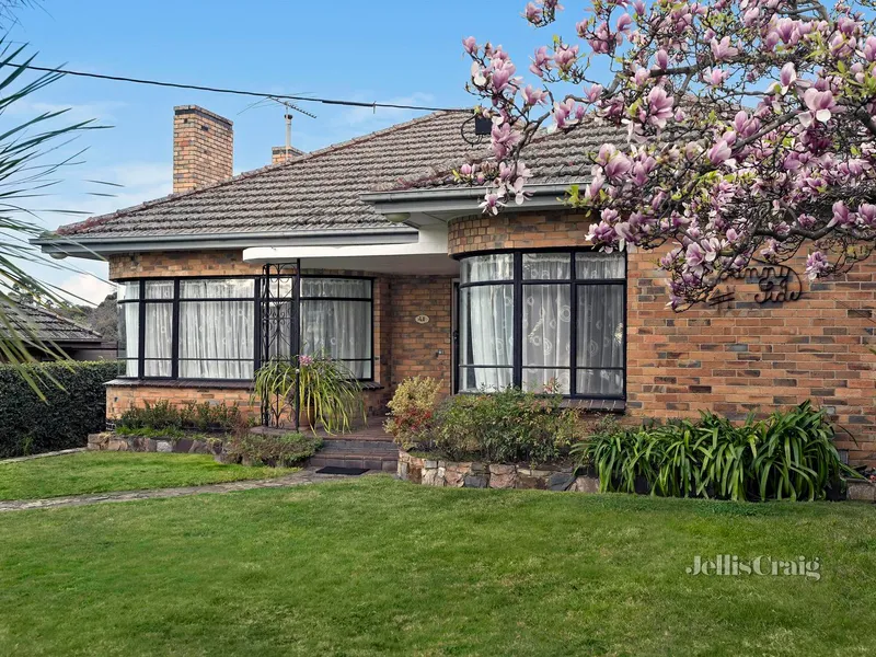 Designer-style transformation, Art Deco charisma