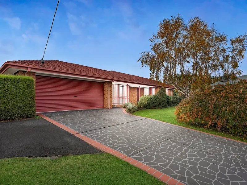 Delightful family home in lovely locale