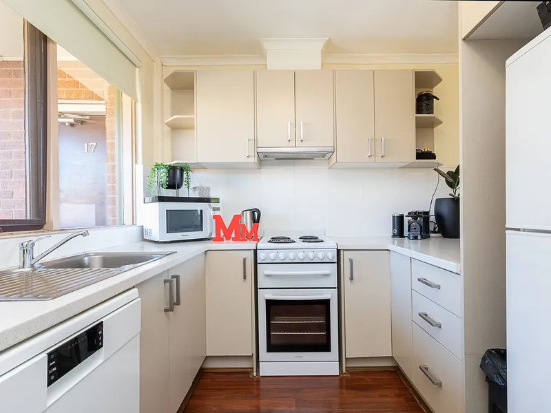 SPACIOUS TWO BEDROOM UNIT, EASY ACCESS TO THE BELCONNEN CBD
