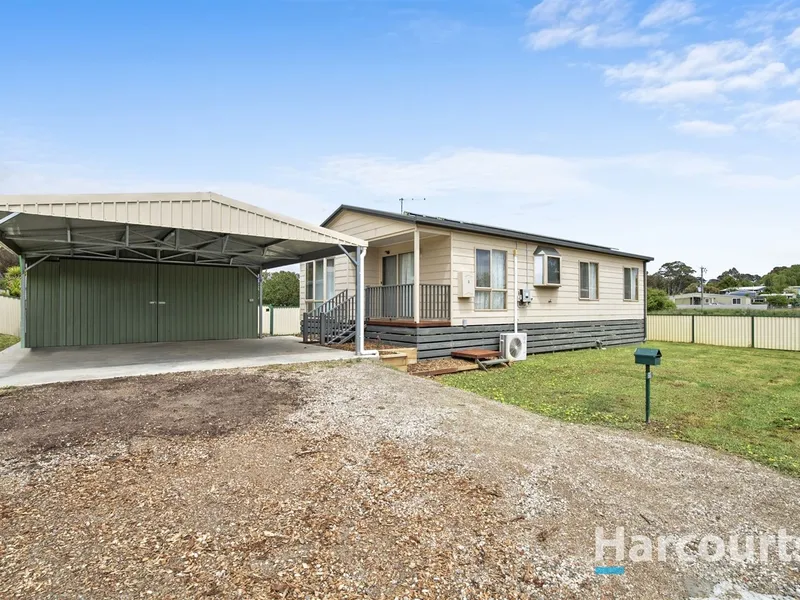 Quiet Living 3 Bedroom Home In Sought After Beaufort