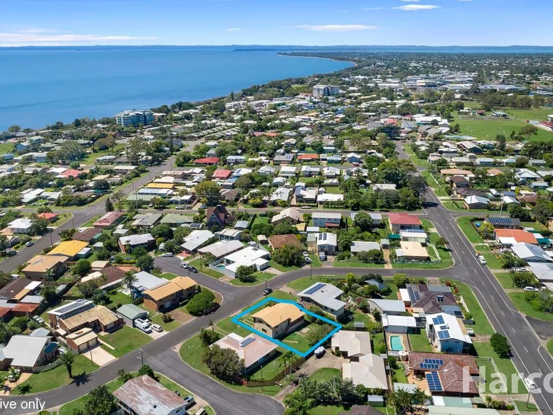 Renovator - Less than 800m to the beach!