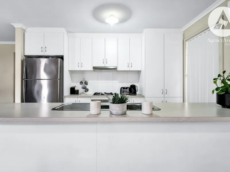 FABULOUS LOCATION AT AN AFFORDABLE PRICE.