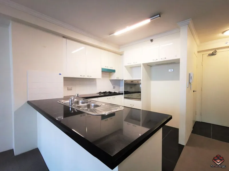 Modern 2 Bedroom Apartment in Heart of Chatswood