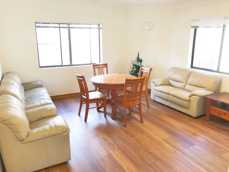 4 Bedrooms 2 Bathrooms Walk to Station!!!