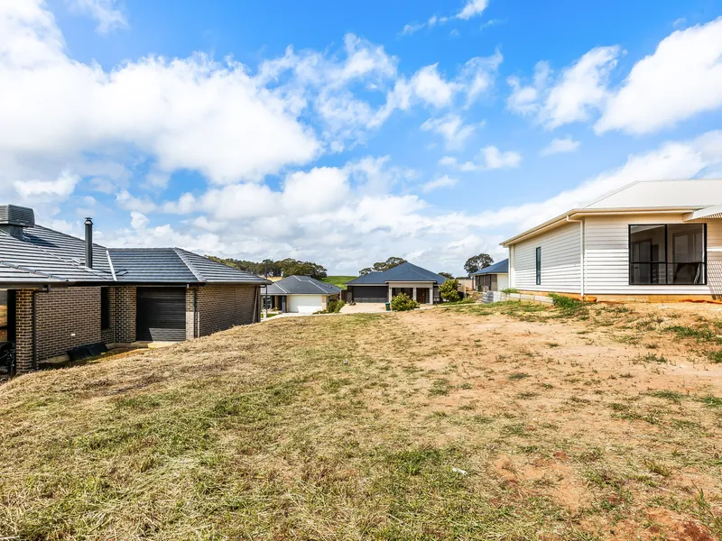 Elevated and vacant block ready to create your dream home