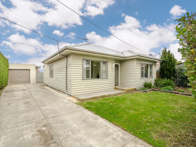 Renovated and Immaculately Presented Home; Easy Access to all Schools, Public Transport and Sunshine Shopping Districts