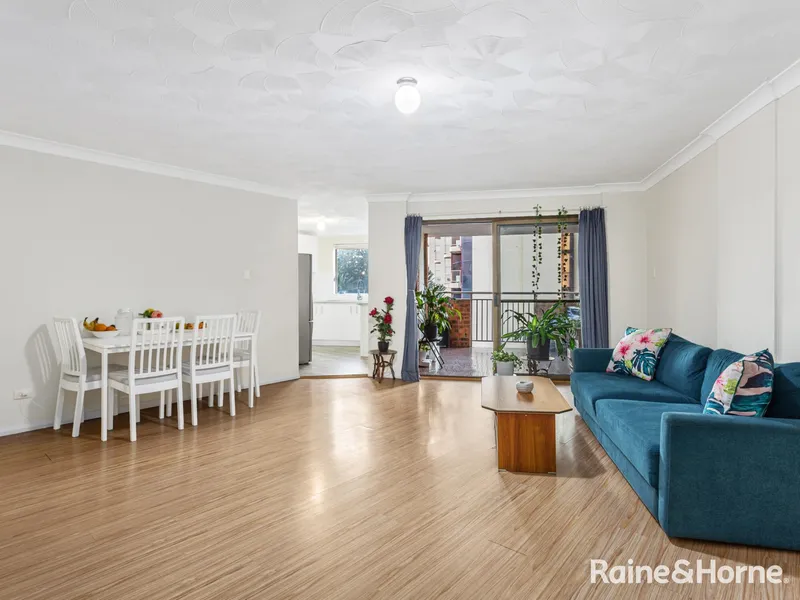 Two Bedroom Apartment In The Heart Of Parramatta!