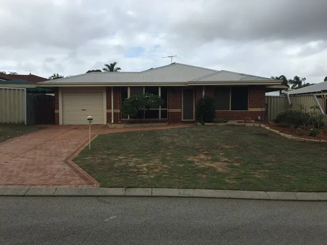 3 Bed 1 Bath Family Home - walk to School & Shops 