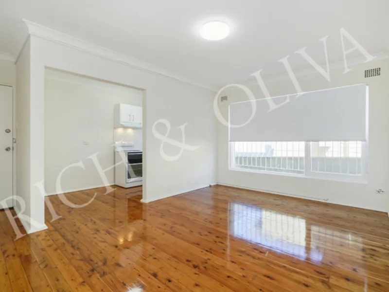 Newly Renovated Sun Filled Unit! - REGISTER TO INSPECT TUESDAY NIGHT 13/04 OR CONTACT AGENT