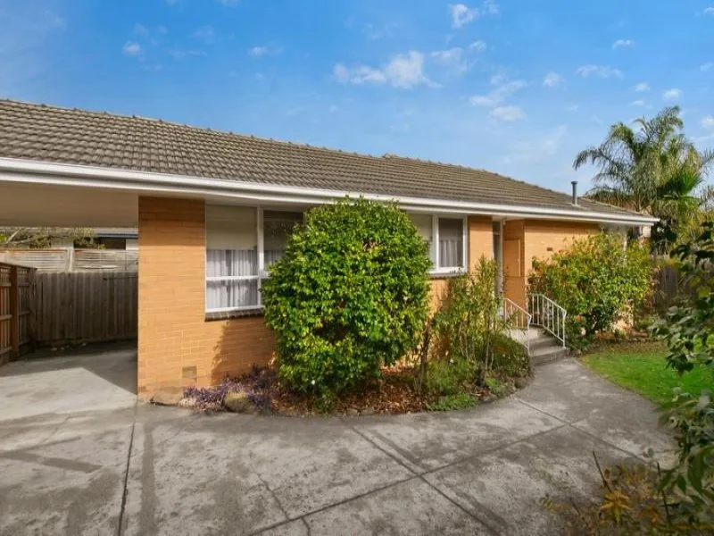 This 2 bedroom unit comprises of: