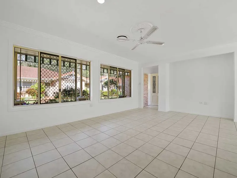 Newly reinstated, ducted aircon, special feature with bath.