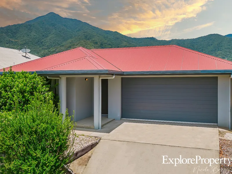 A HOME THAT SURROUNDS THE POOL…. THE PERFECT CAIRNS HOME