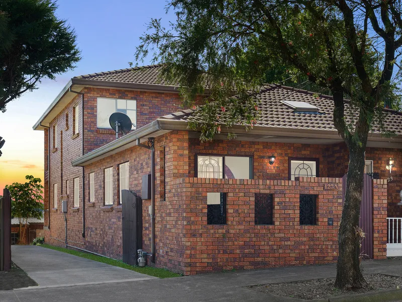 Contemporary Refurbished Semi Offering Flexibility and Potential