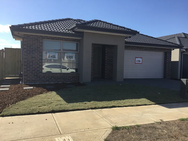 RENT THIS WEEK AND GET A WEEK'S RENT FREE