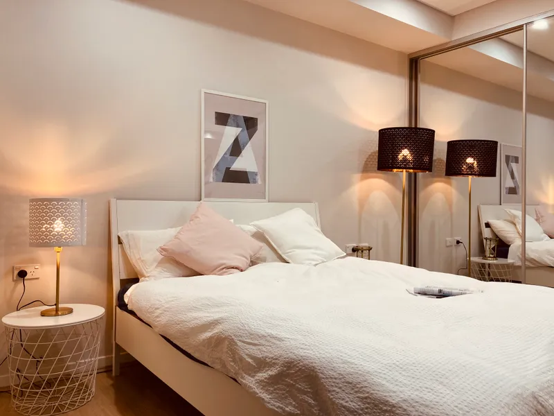 2 Mins to Metro Station