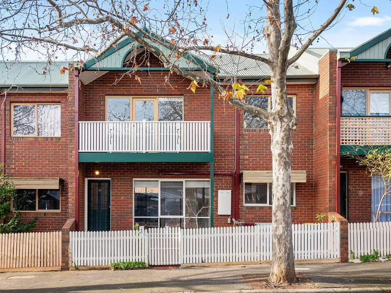 Bright & light open plan living
