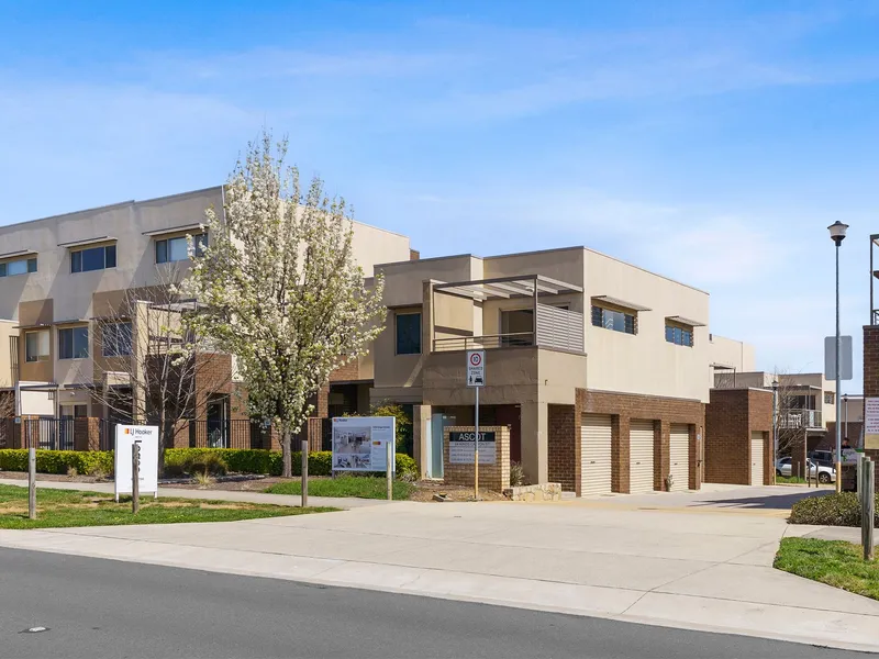 Fantastic Apartment with Study Nook
