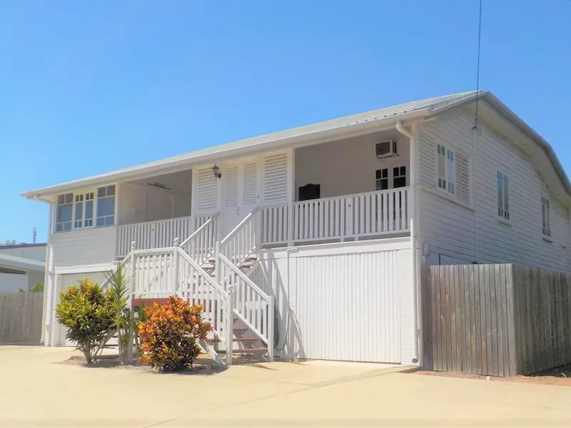 BEAUTIFUL RENOVATED QUEENSLANDER 