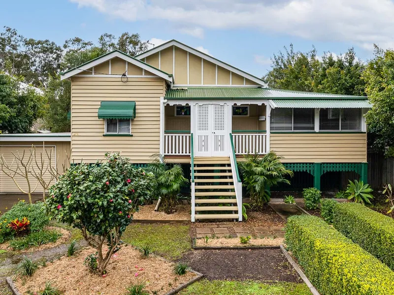 Character Filled Home in Redland Bay