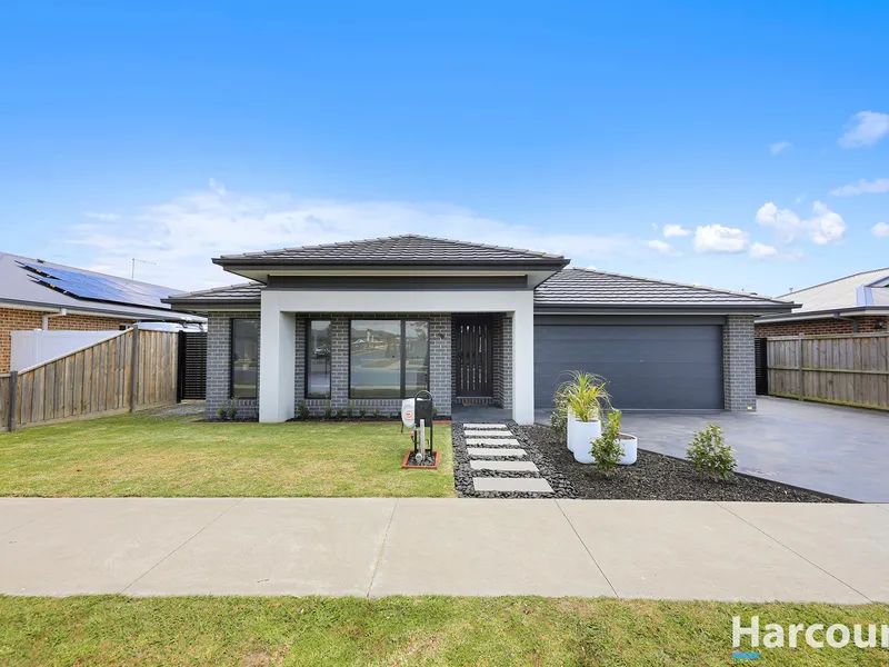 Spacious and Modern Home with Side Access