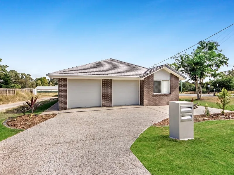 MODERN 2 BEDROOM DUPLEX READY TO CALL HOME!