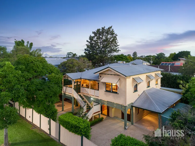 Substantial Queenslander in Premier Position